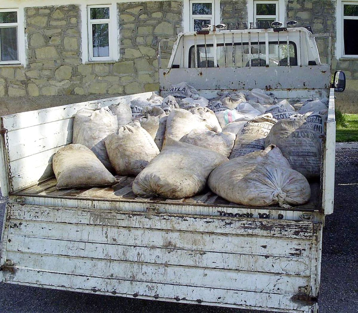 Van'da Kaçak Avlanmış 4 Ton 500 Kilogram İnci Kefali Balığı Ele Geçirildi