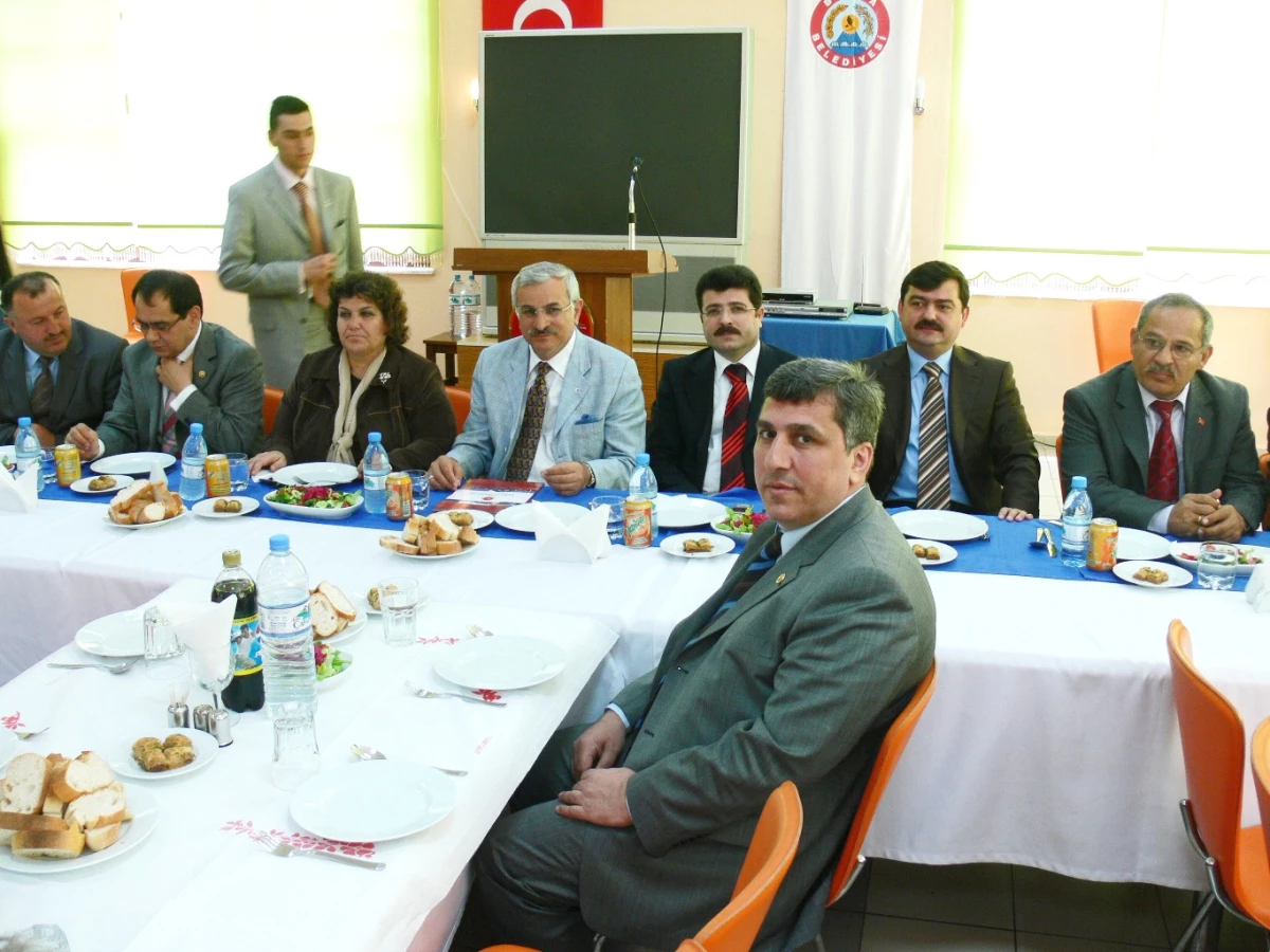 AK Parti\'den Muhtarlar ile Dayanışma Toplantısı