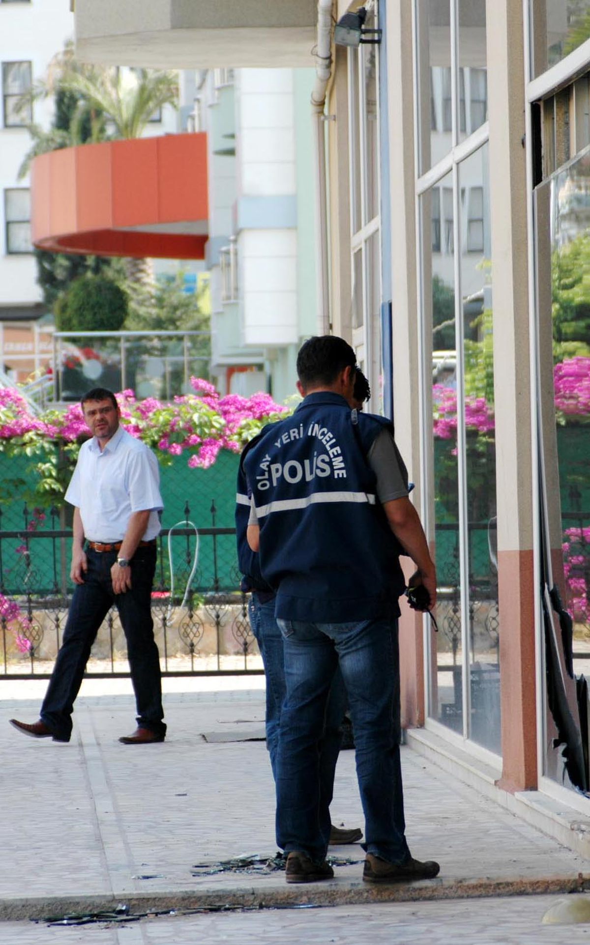 Alanya'da Havai Fişek Kutusu Bomba Sanıldı