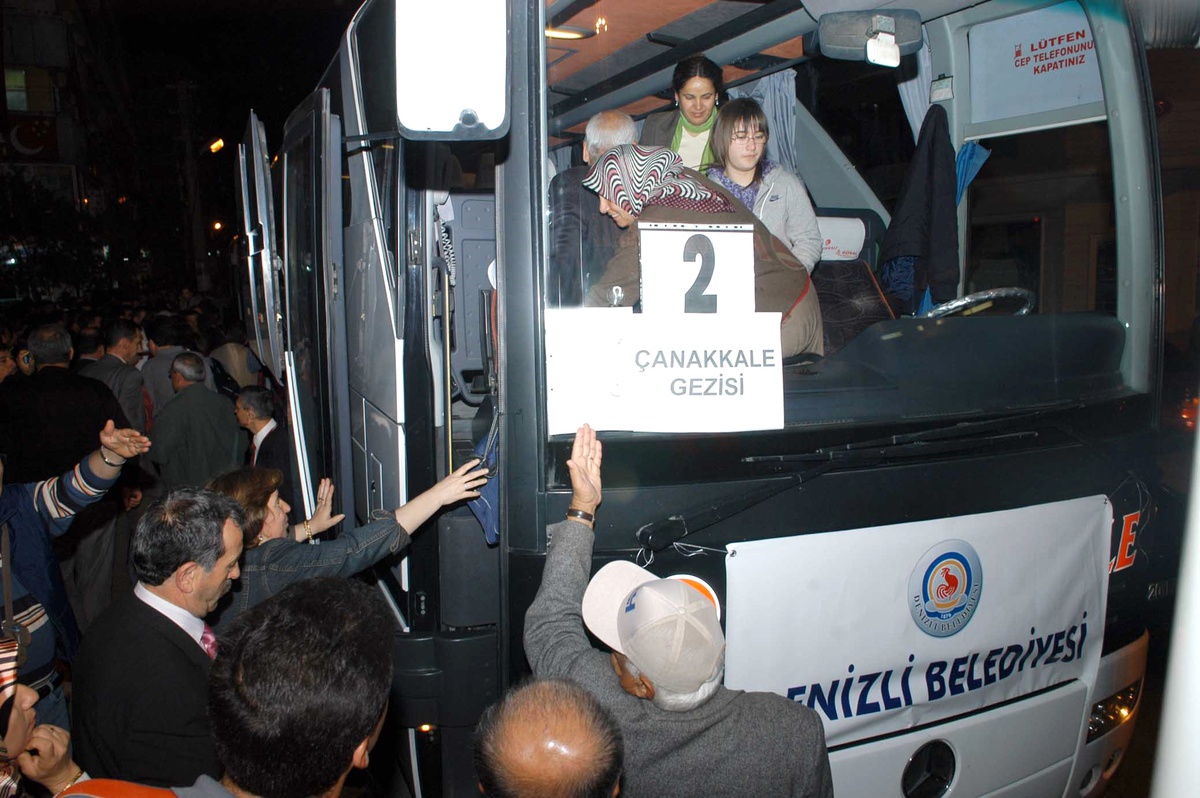 Denizli Beldiyesi 990 Öğretmeni Çanakkale'ye Gönderiyor