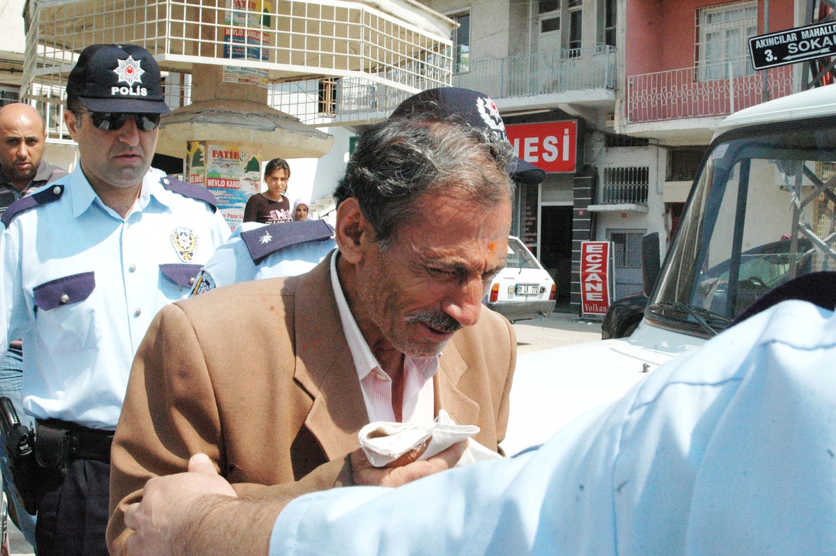 Emeklinin Toz Biberli Gasp Oyununu Polis Bozdu