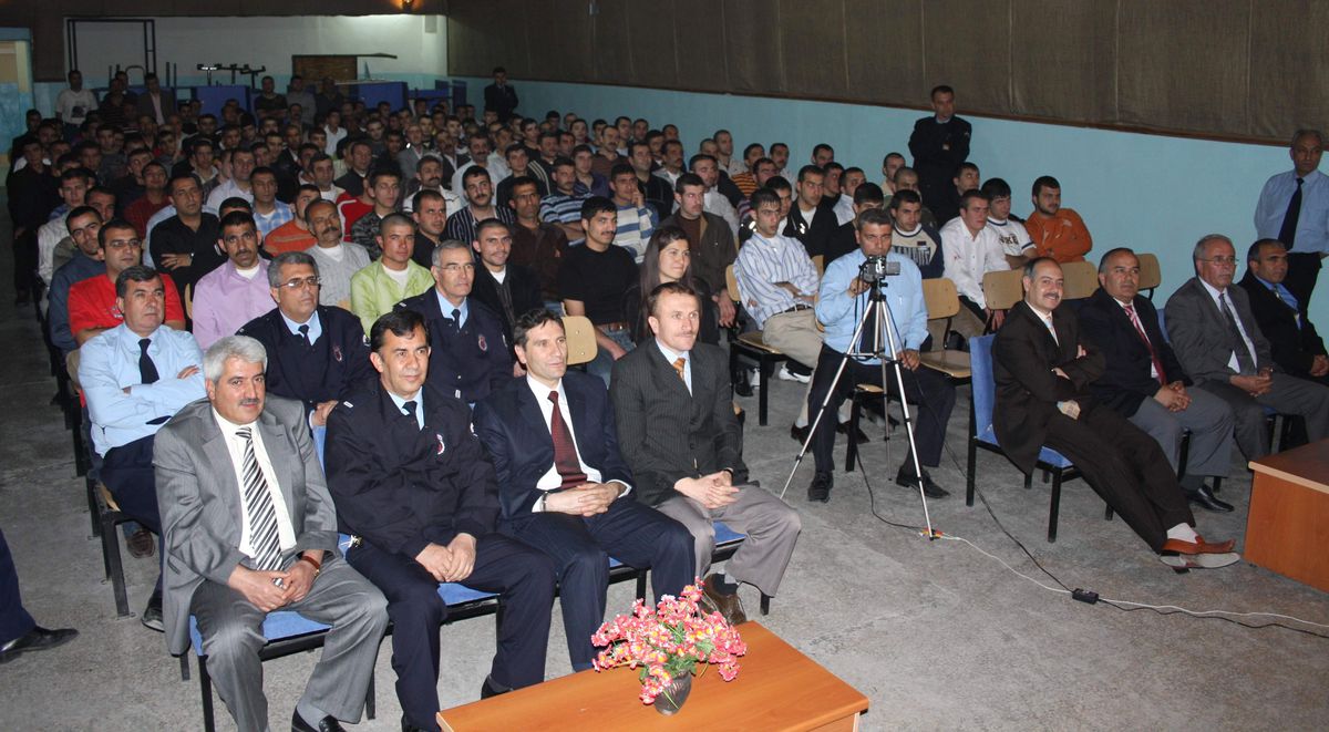 Gaziantep Cezaevinde, Â€œşahları da Vururlarâ€ Sahnelendi