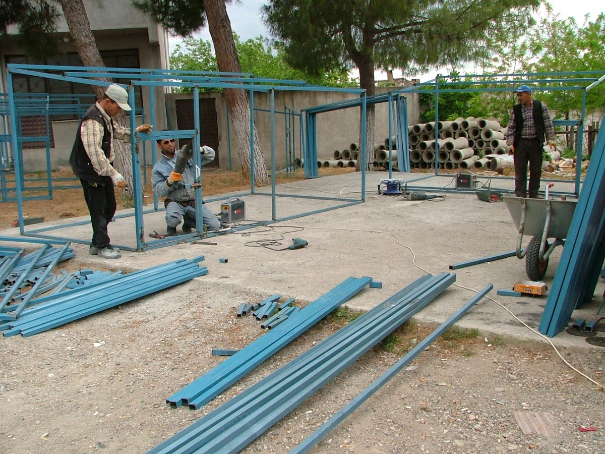 Kuş Gribine Karşı Köylere Tavuk Kümesleri Yapılıyor