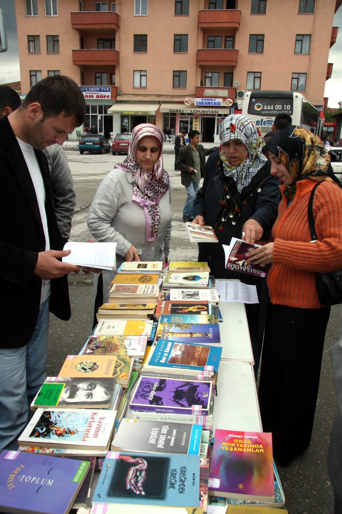 Şehirlerarası Otobüslerde Kitap Okunacak