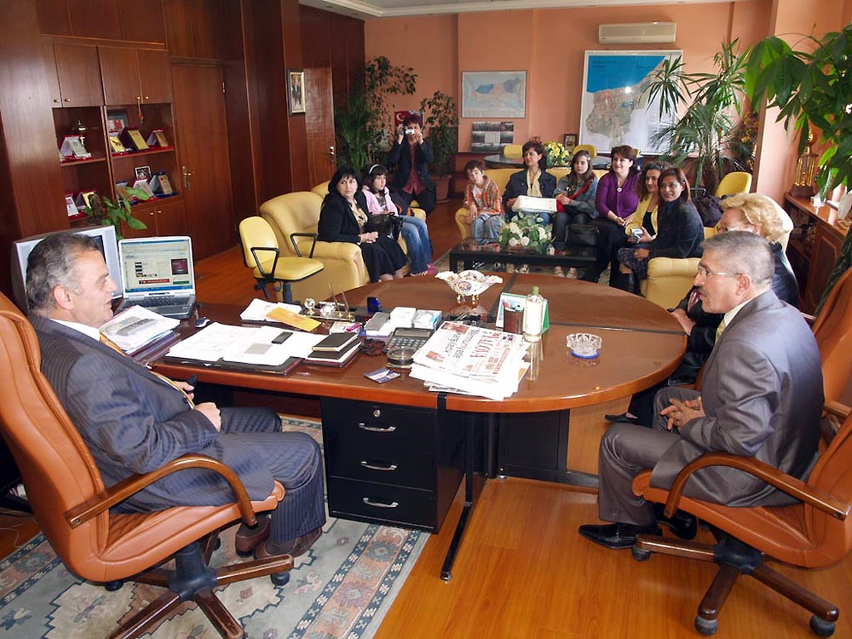 Avrupalı Öğretmenler Çiftlikköy Belediyesi'ni Ziyaret Etti