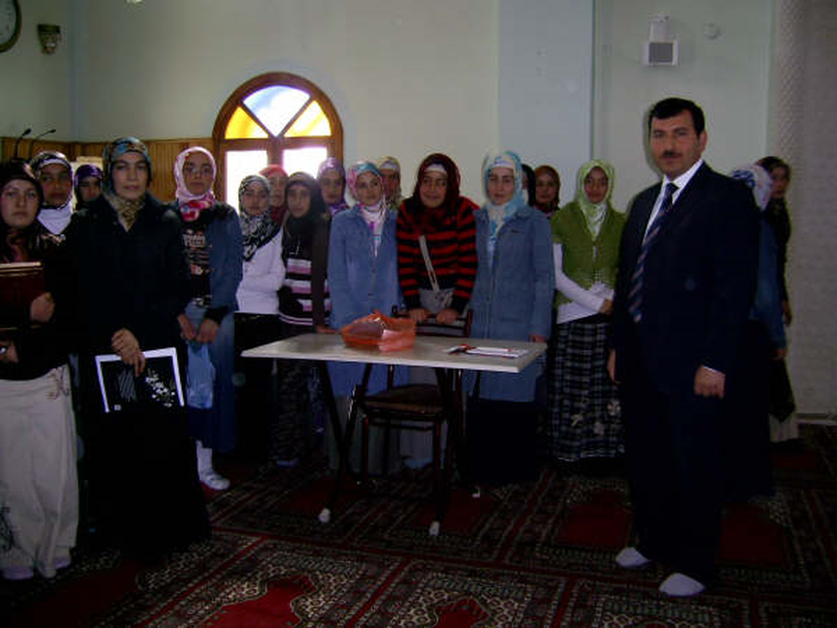 Kız Kur'an Kursu Öğrencileri Yarıştı