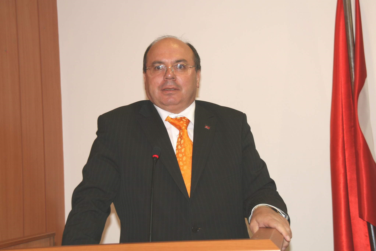 Vali Amir Çiçek'ten Kene Uyarısı