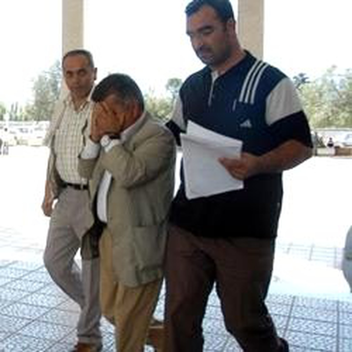 1 YTL'lik Taşlarla 60 Bin Euro'luk Dolandırıcılık