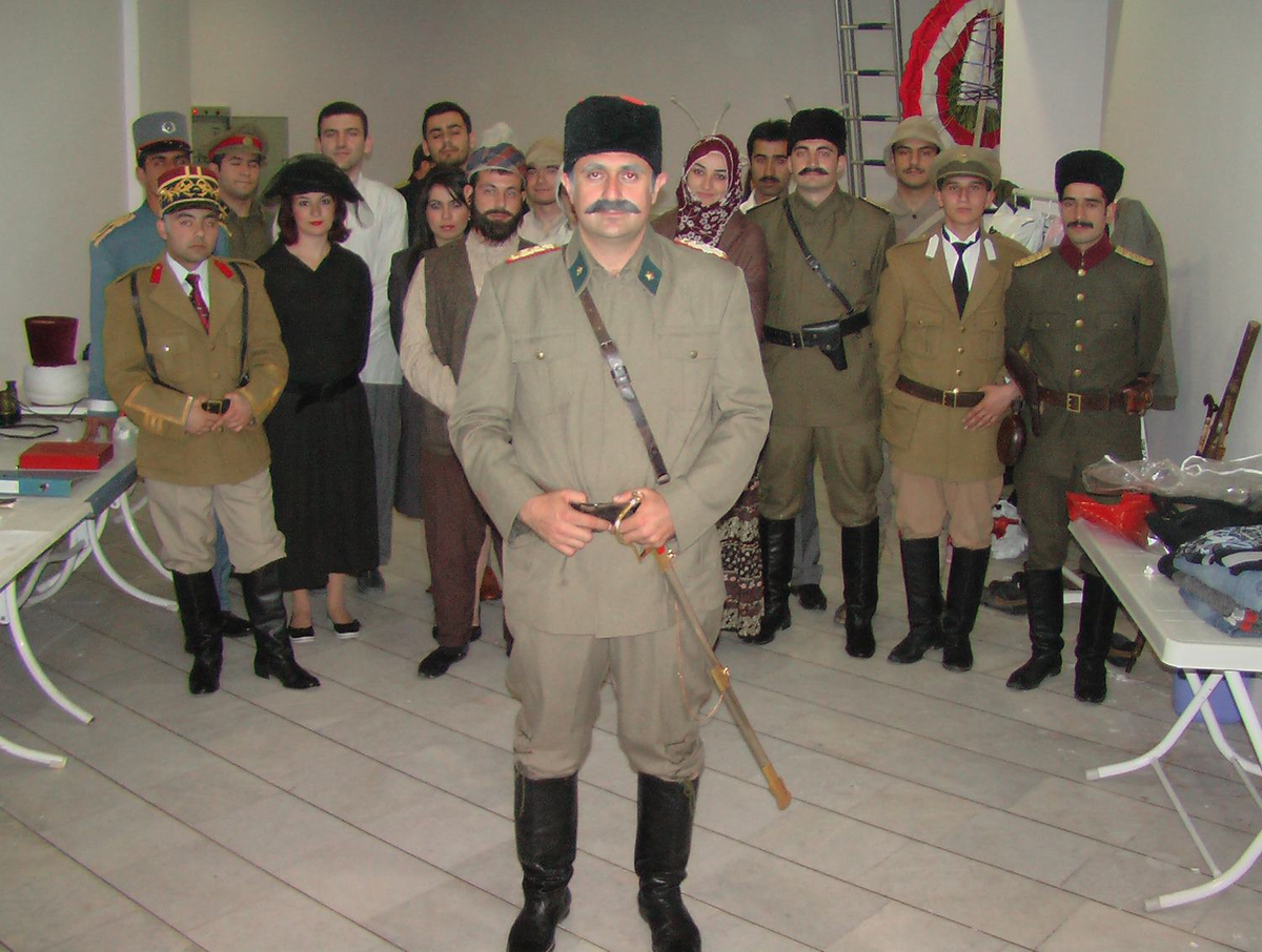 Eü Tıp Fakültesi Öğrencilerinden Tiyatro Gösterisi