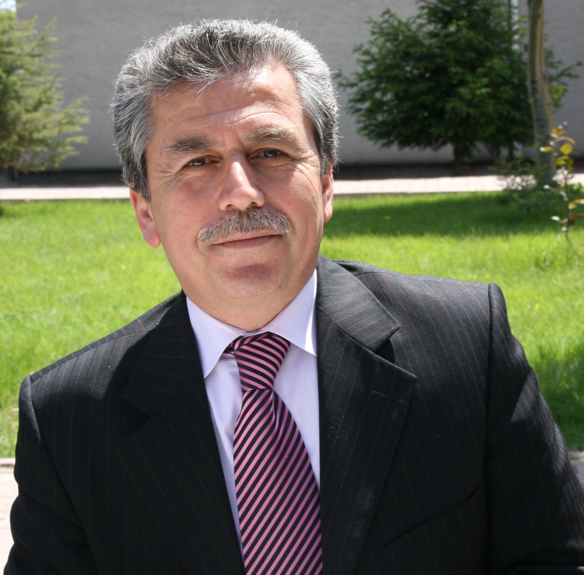 İlahiyat Fakültesi Öğrencilerinden Anlamlı Yardım