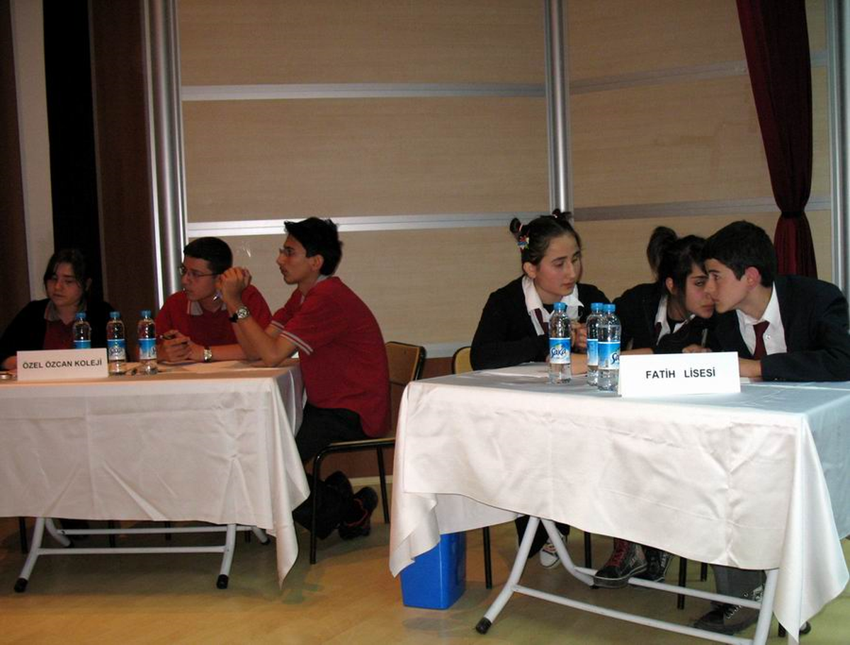 Edremit'te Liseler Arası Bilgi Yarışması