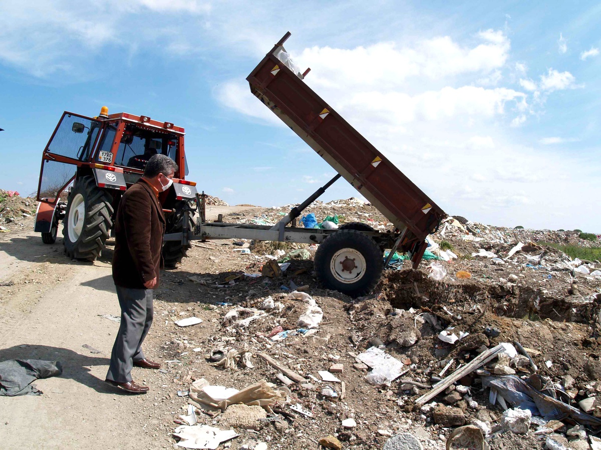 Gelibolu'da Raf Ömrünü Tamamlayan 1.5 Ton Dondurulmuş Gıda İmha Edildi