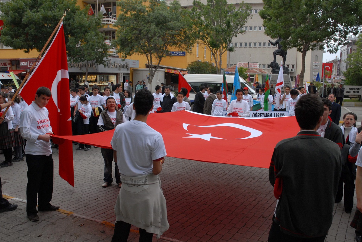 Karaman'da Türkçe'ne Sahip Çık Yürüyüşü Yapıldı