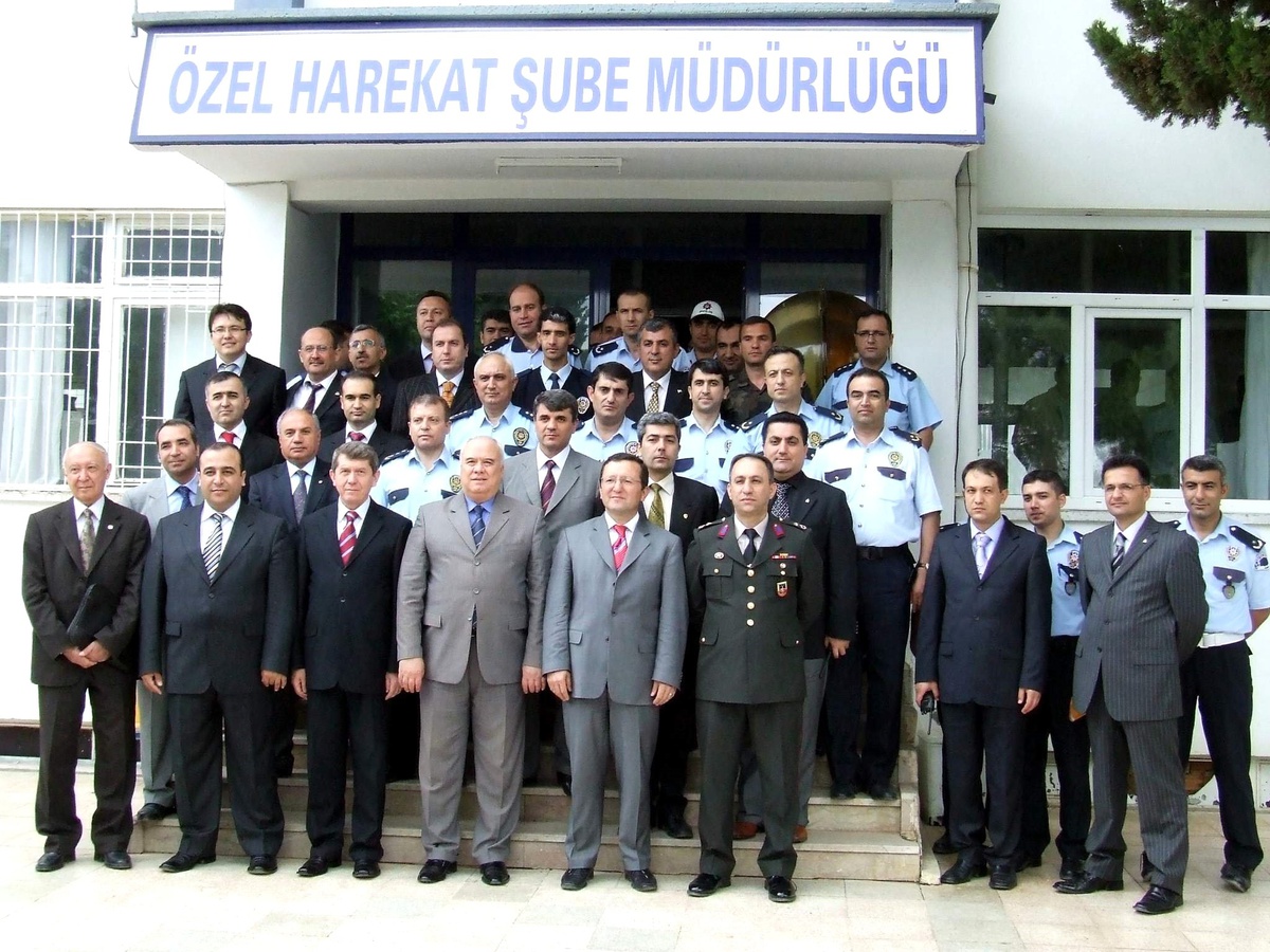 Adıyaman Emniyet Müdürü Sağlam, Vali Halil Işık'a Veda Yemeği Verdi