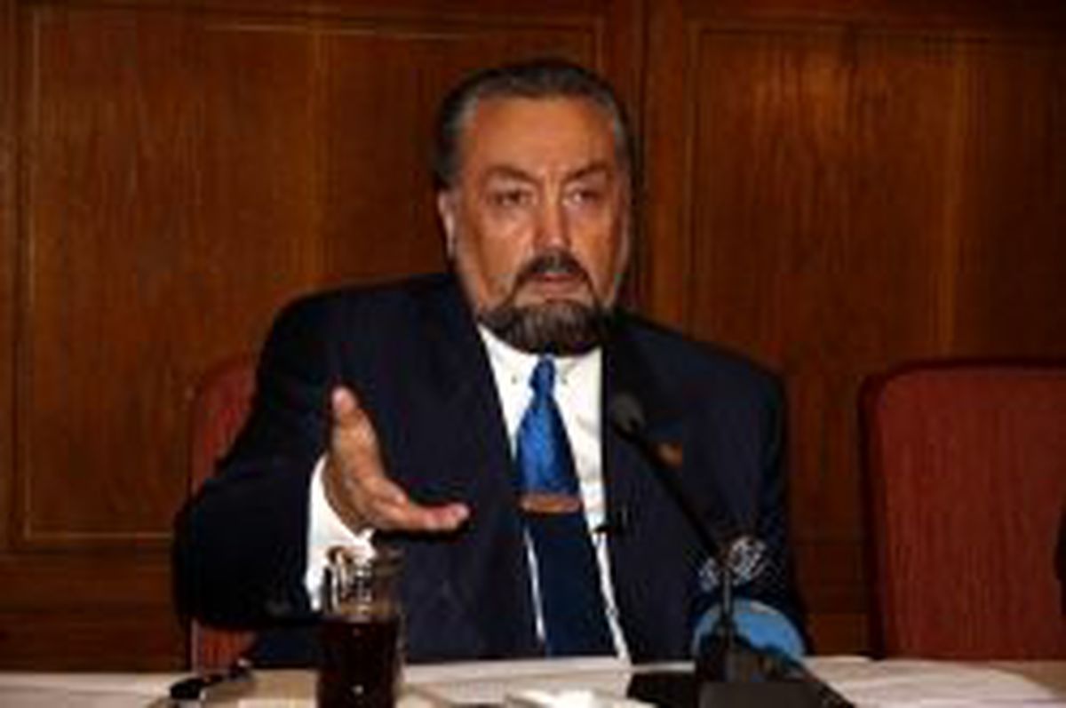 Adnan Oktar'a 3 Yıl Hapis Cezası