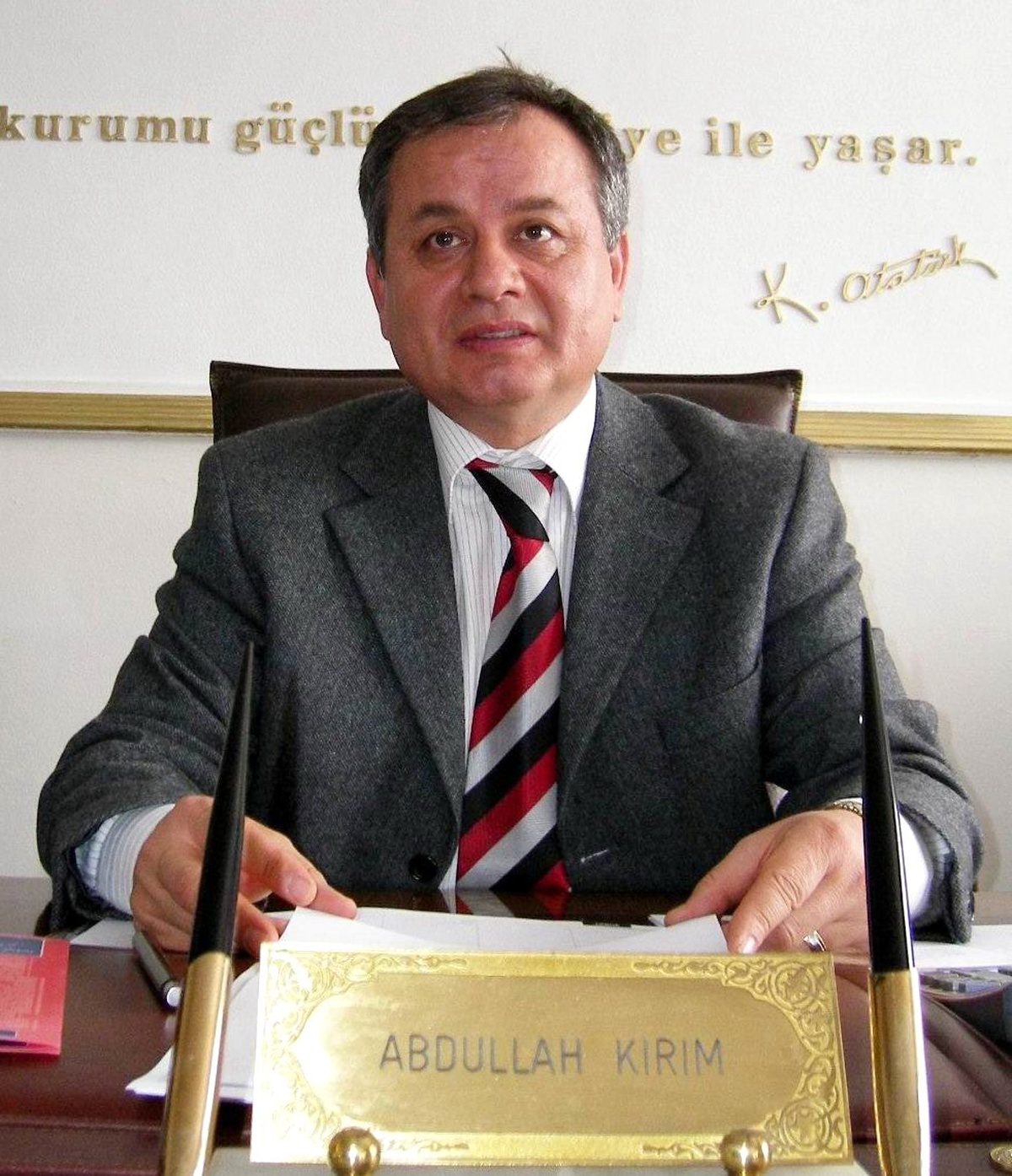 Defterdar Kırım, Fotoğraf Sergisi ile Hakkari'yi Tanıttı