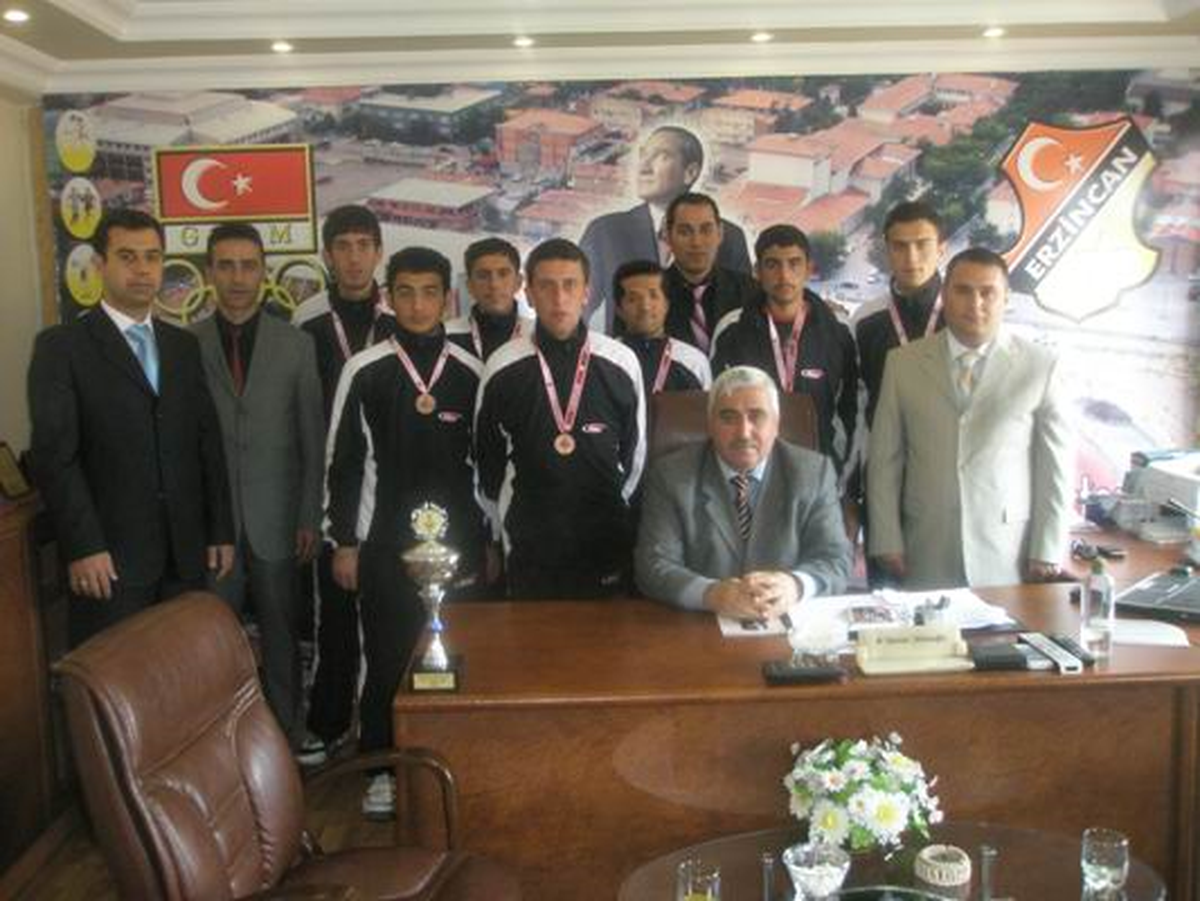 Engelli Sporculardan Anlamlı Hediye