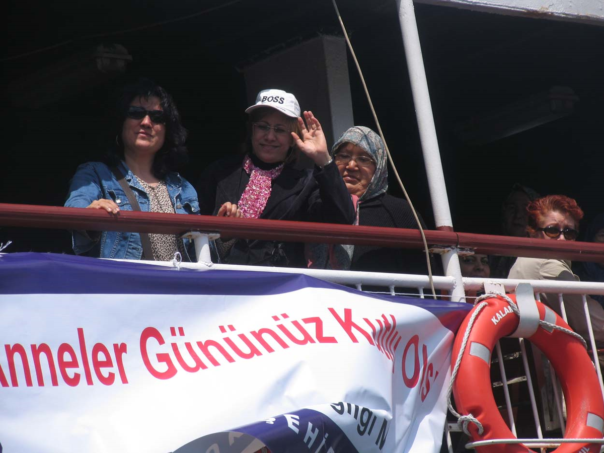 İstanbul Büyükşehir Belediyesi'nden Annelere Özel Vapur Gezisi