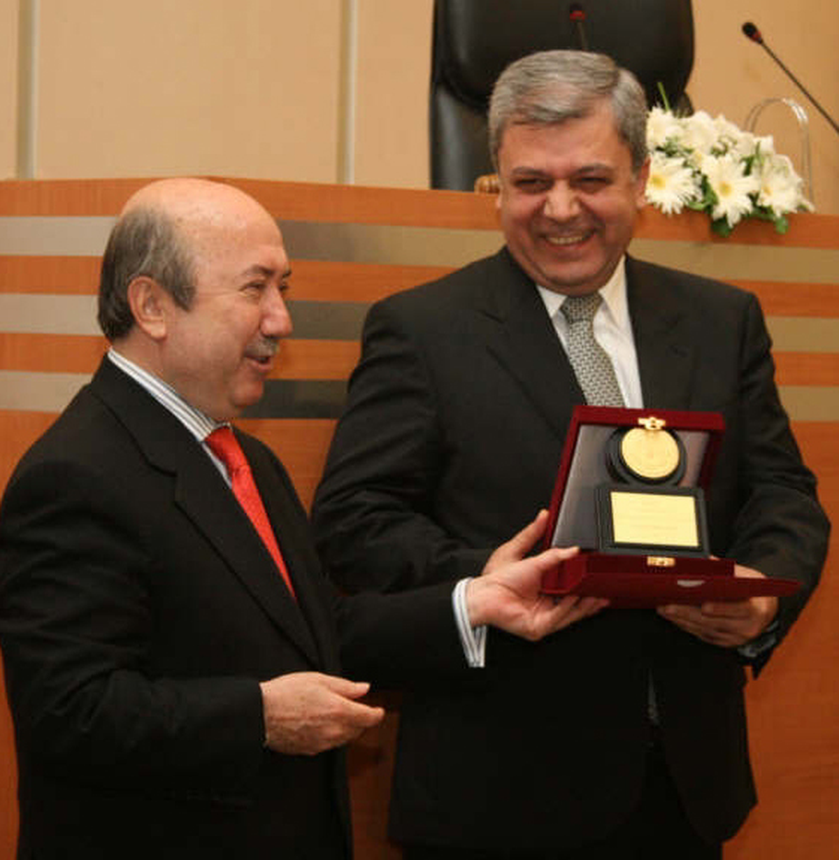 İTO'dan İş Bankası'na Üst Üste 3. Kez Kurumlar Vergisi 'Altın Plaketi'