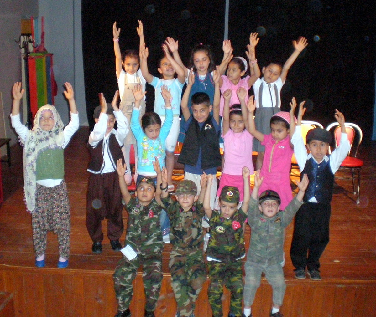 Minik Öğrencilerden Tiyatro Oyunu