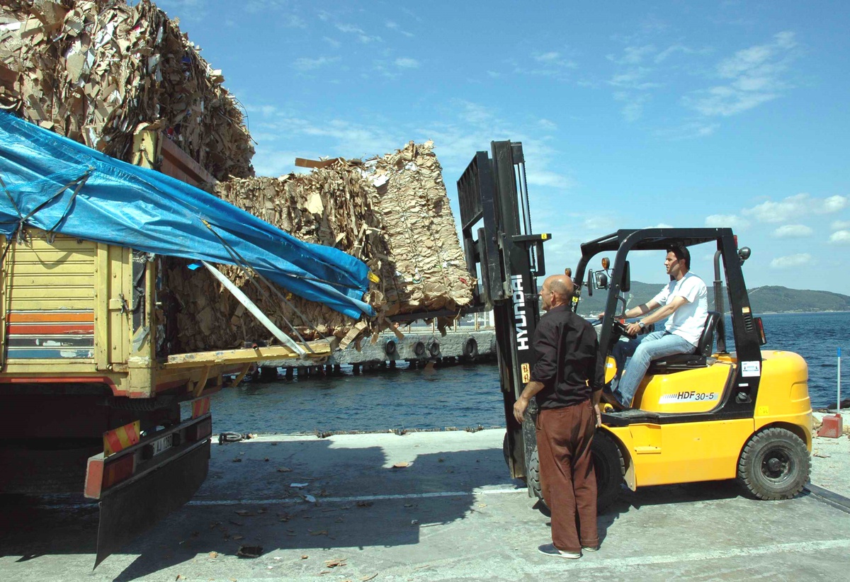 Çanakkale'de Arabalı Vapur İçinde Görünmez Kaza..