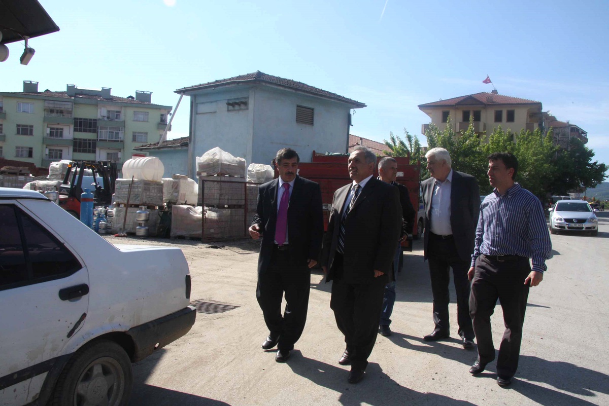 Hendek'te Elektrik Kabloları Yeraltına Alınıyor