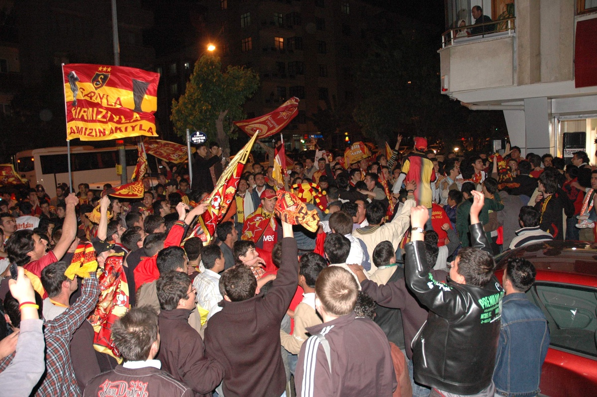 Konya'da Galatasaraylı Taraftarların Şampiyonluk Sevinci