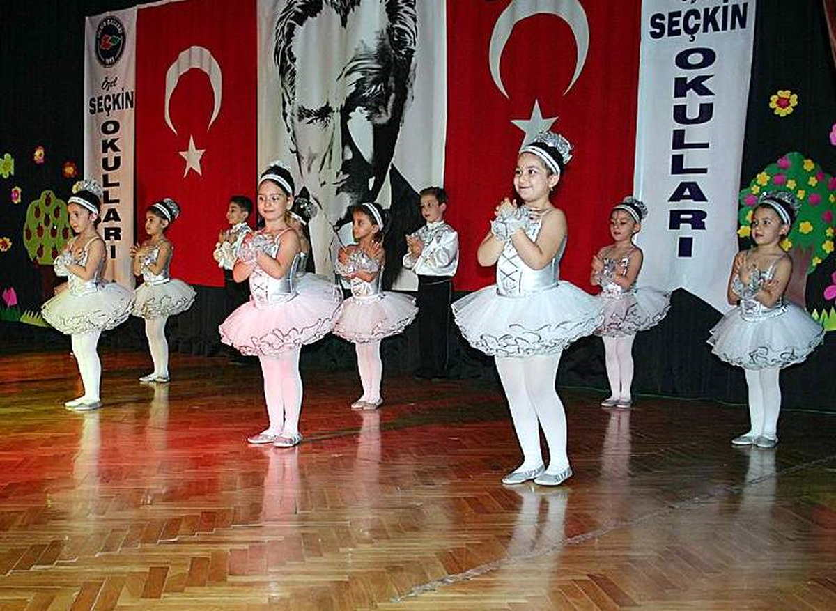 Anaokulu Ogrencılerınden Annelerıne Ozel Program