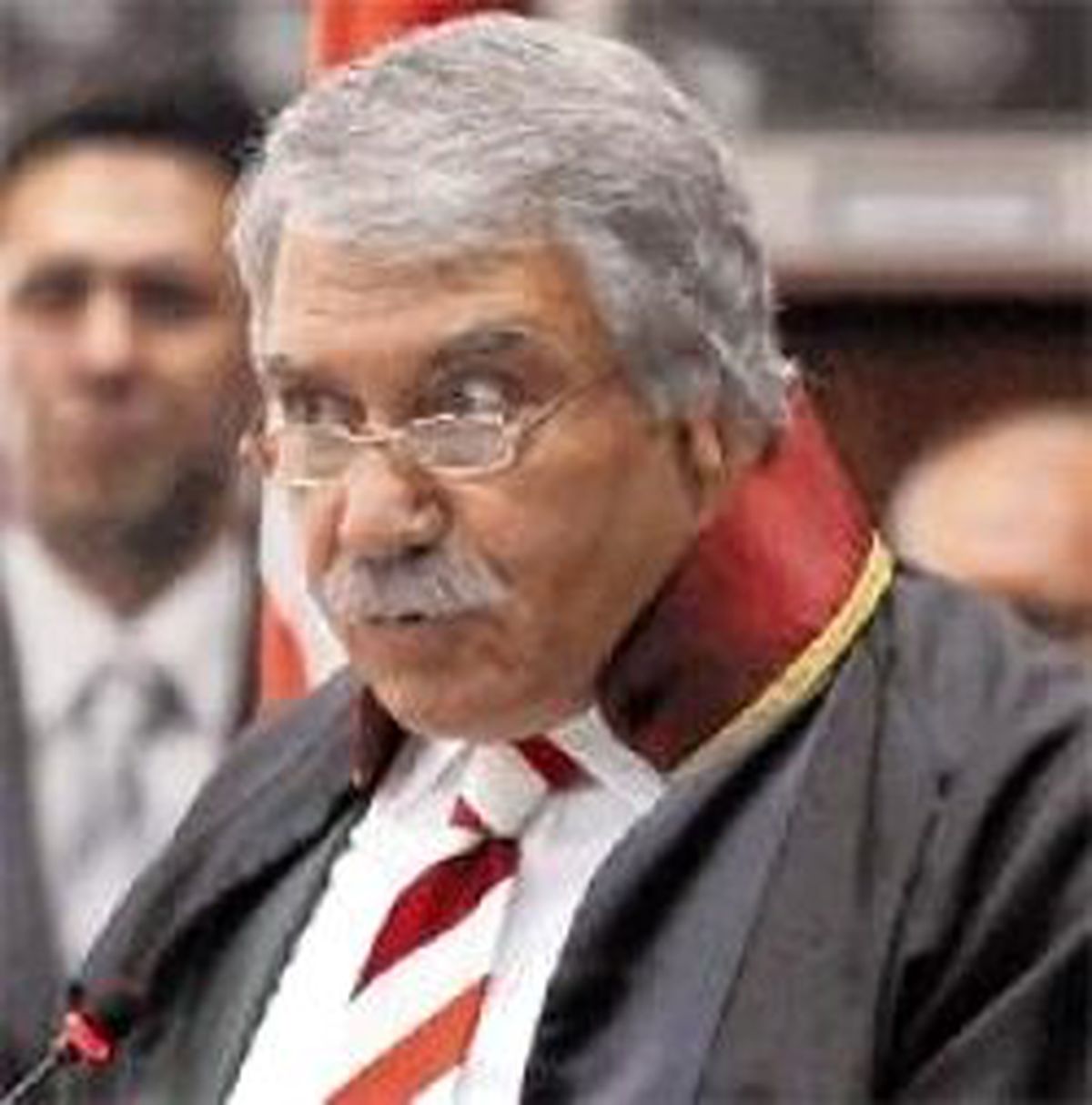 Özok'tan Kapatma ve Ergenekon Vurgusu