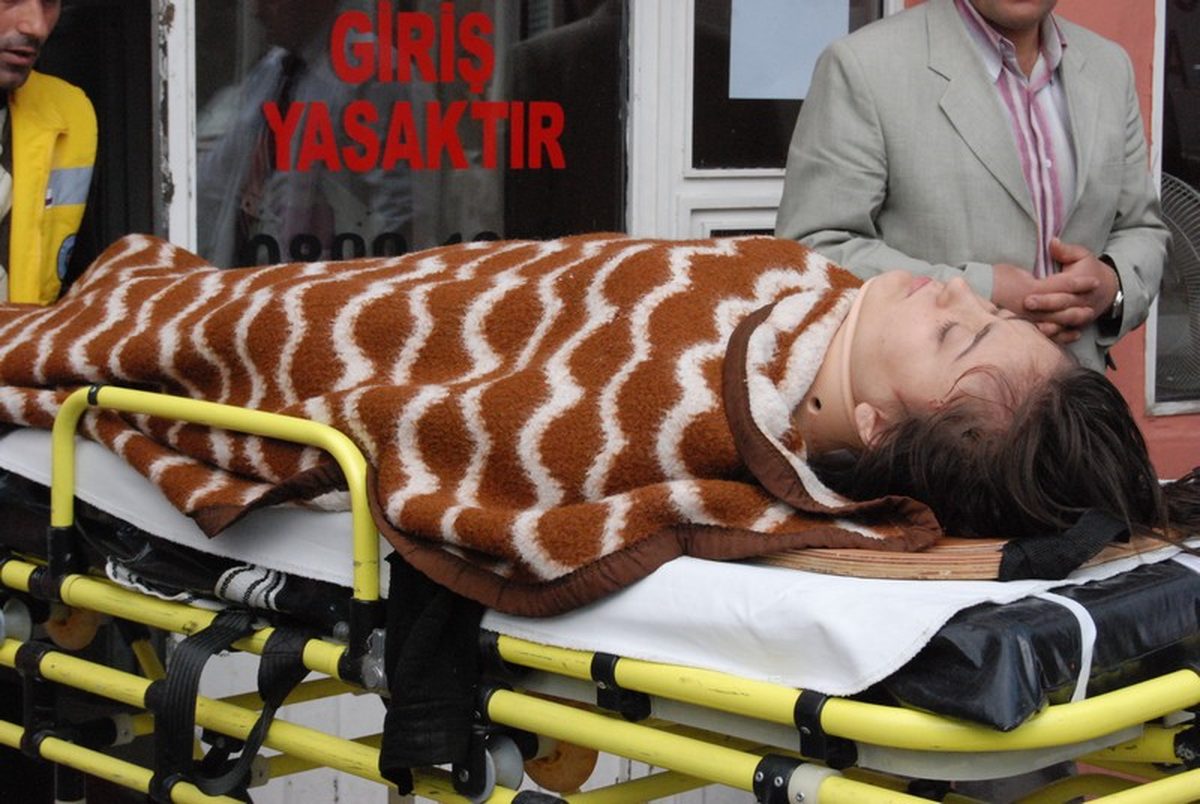 Kastamonu'da Otomobil Uçuruma Yuvarlandı: 4 Yaralı