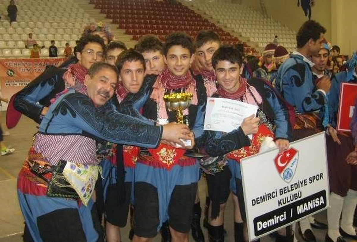 Folklörde Bölge 1.'si Demirci'den