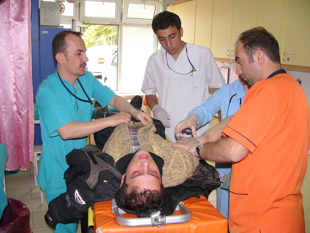 Motosikletler Çarpıştı: 1 Yaralı