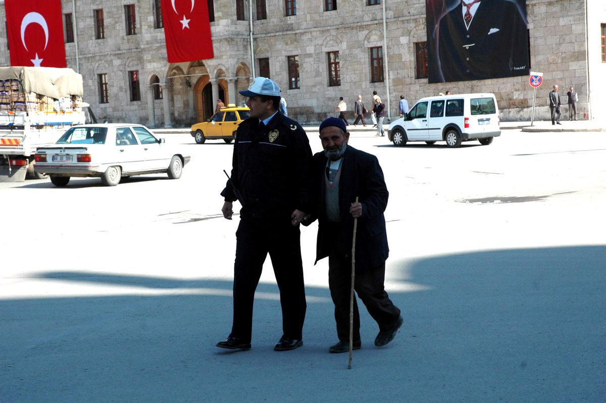 Trafik Müdüründen Örnek Davranış