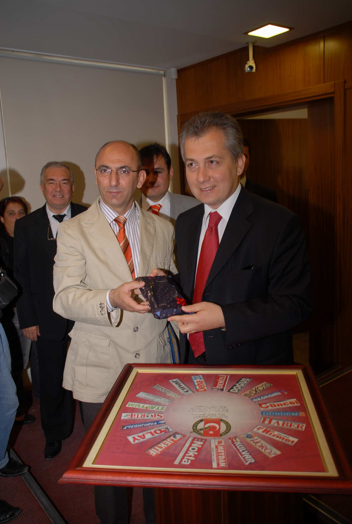 Vali Hasan Canpolat Gazetecilerle Vedalaştı