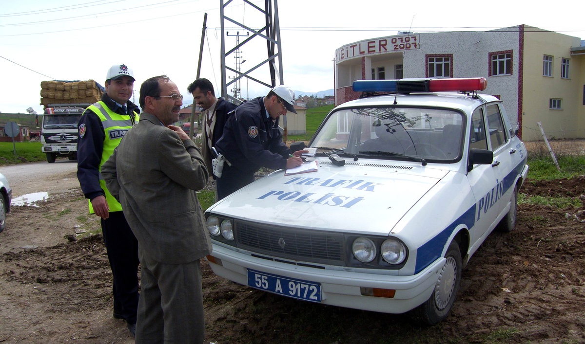 Vezirköprü'de Trafik İhlallerine Ceza Yağdı