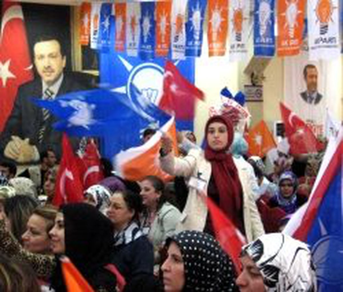 AKP Basında 'Aktif' Olacak