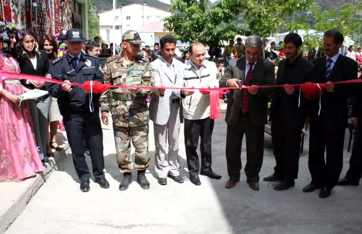 Beytüşşebap'ta Çatom ve Halk Eğitim Merkezi Müdürlüğü'nün Çalışmaları Sergilendi