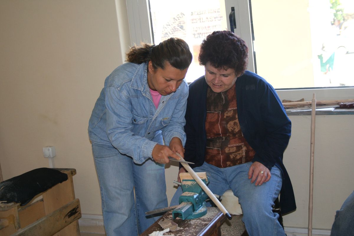 Devrek'li Kadınlardan Baston İmalatı