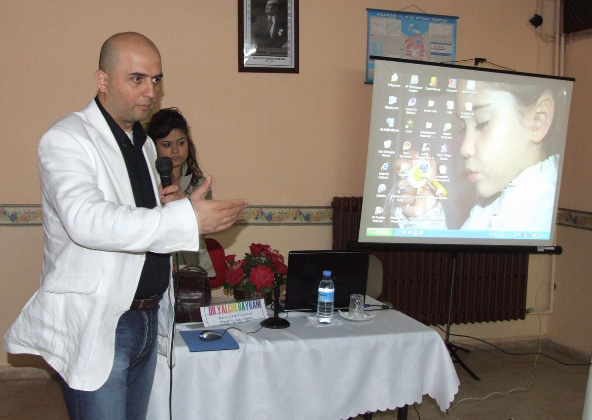 Hemşire Adaylarına Plastik Cerrahi Konferansı