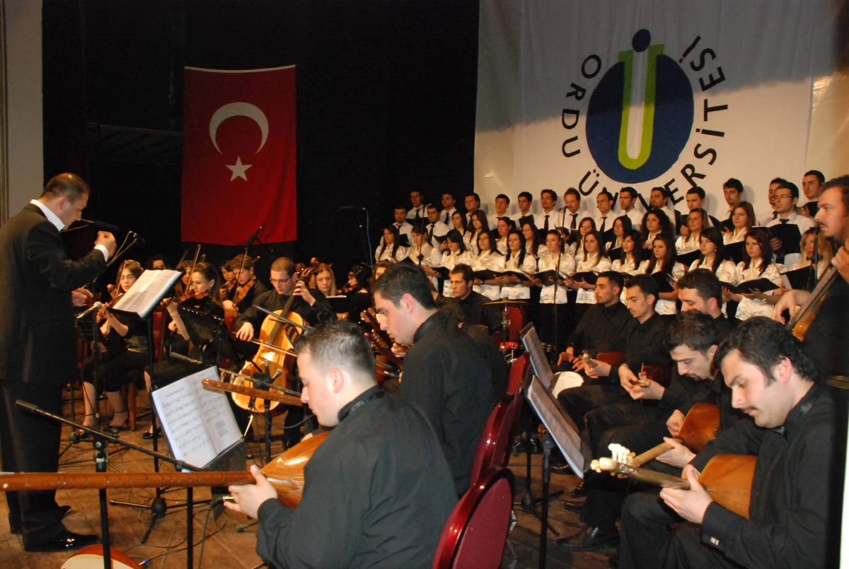 "Orkestra ile Anadolu Ezgileri" Mest Etti