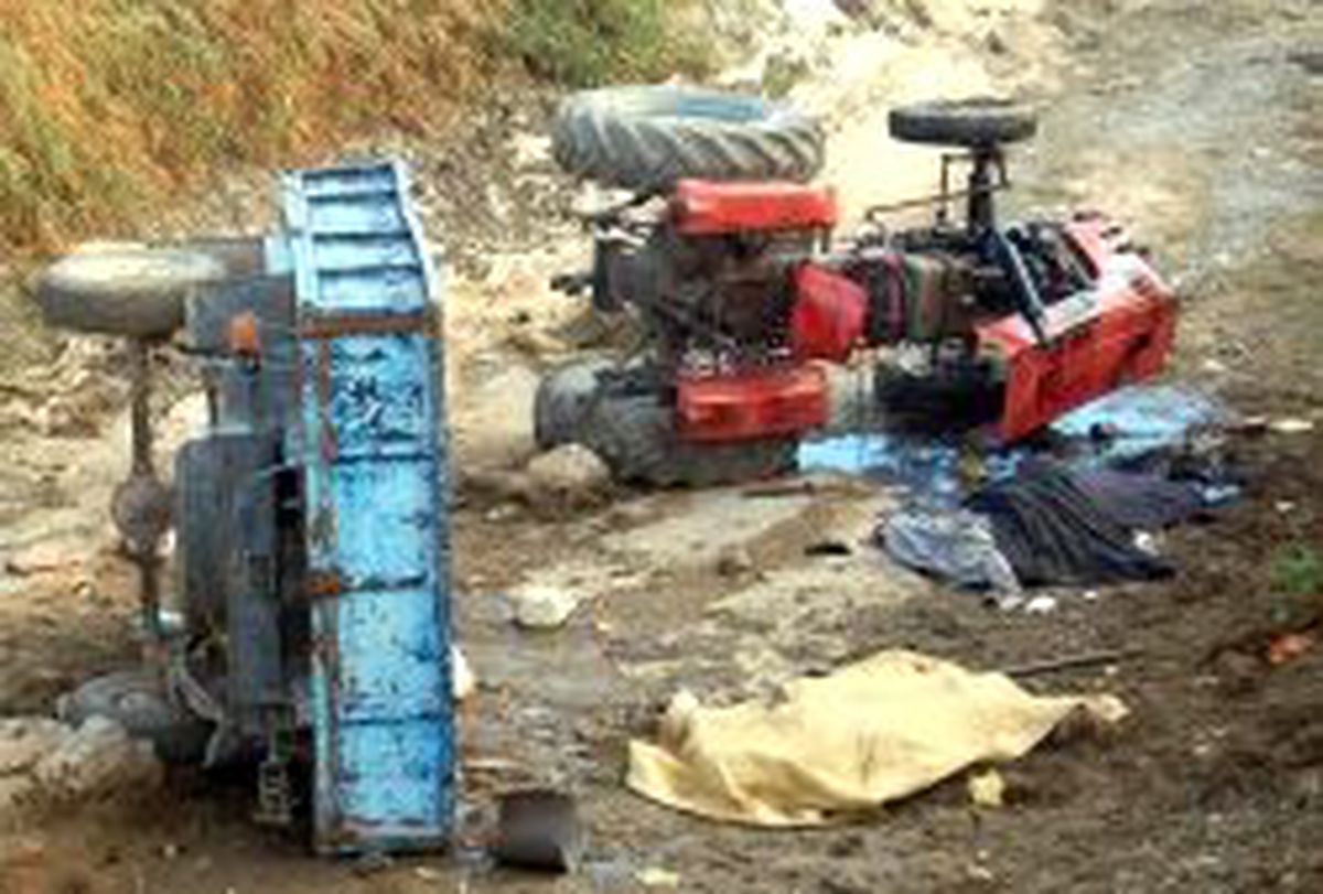 Pervari'de Traktör Devrildi: 2 Ölü, 7 Yaralı