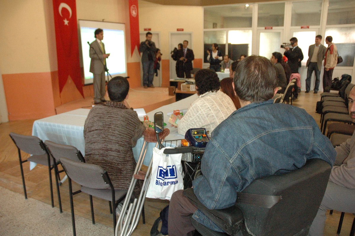 Engelliler İçin 'Engellilerin Yasal Hakları' Adlı Kitapçık Bastırıldı
