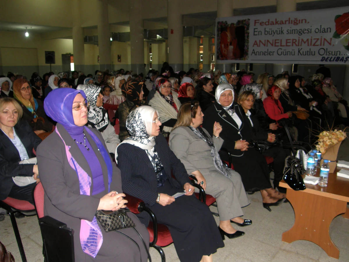 Erciş\'te Kadın Sorunları Konferansı
