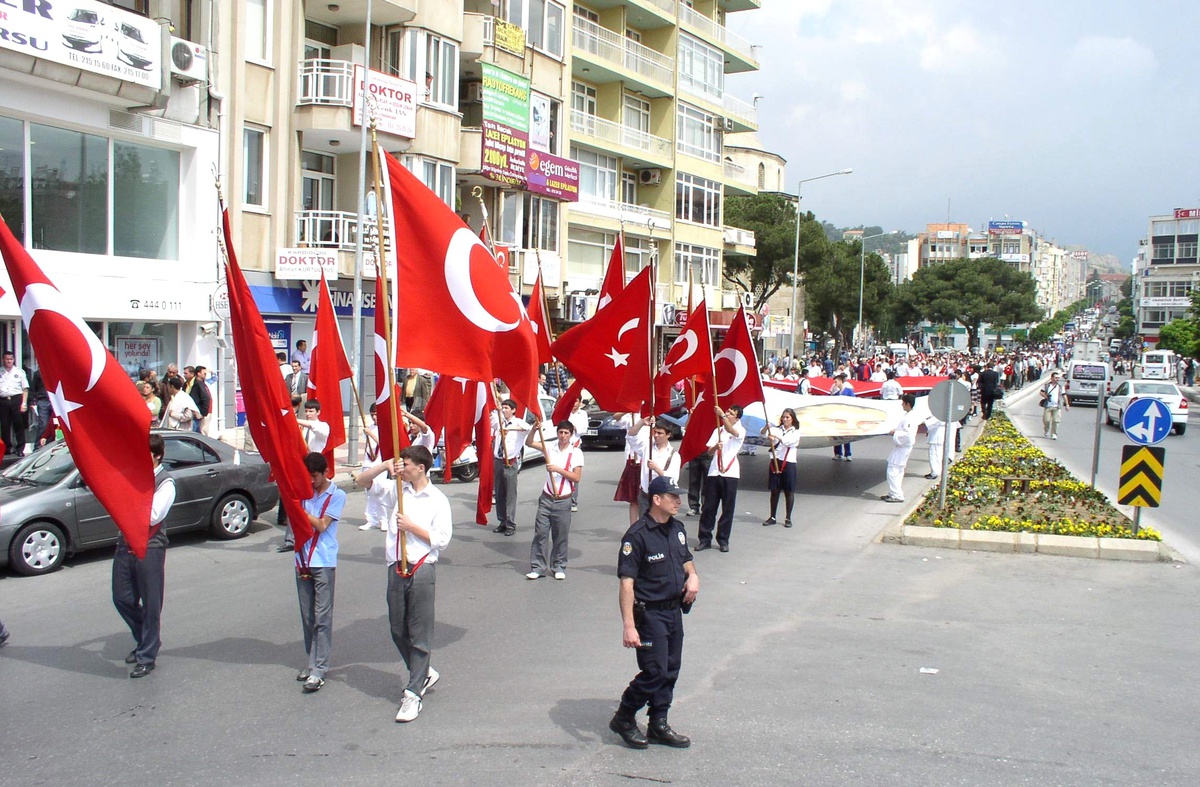 Aydın'da Atatürk'e Saygı Yürüyüşü