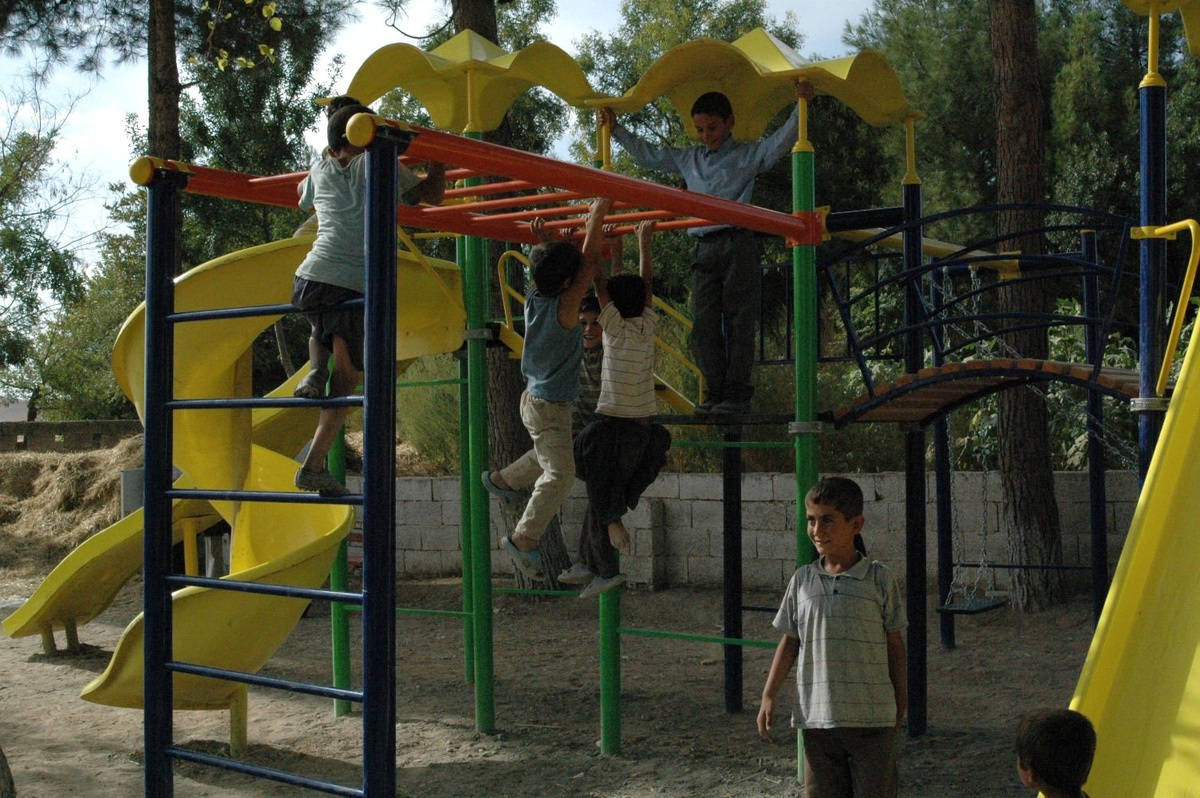 Birecik İlçesinde Her Köye Çocuk Parkı Projesi