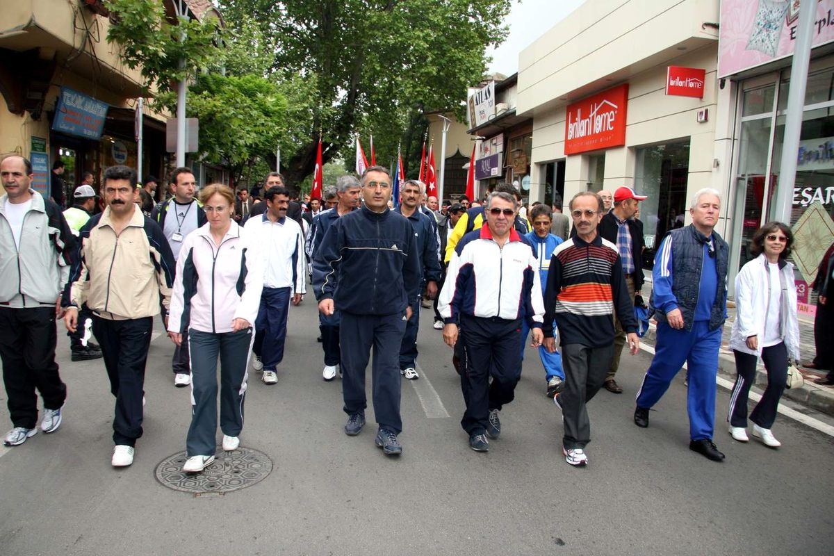 Bursa'da 4 Bin Genç Yürüdü