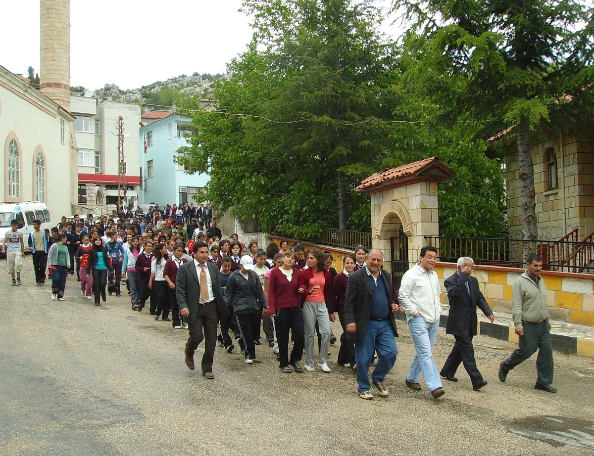 İbradı'da Atatürk'ü Anma Yürüyüşü