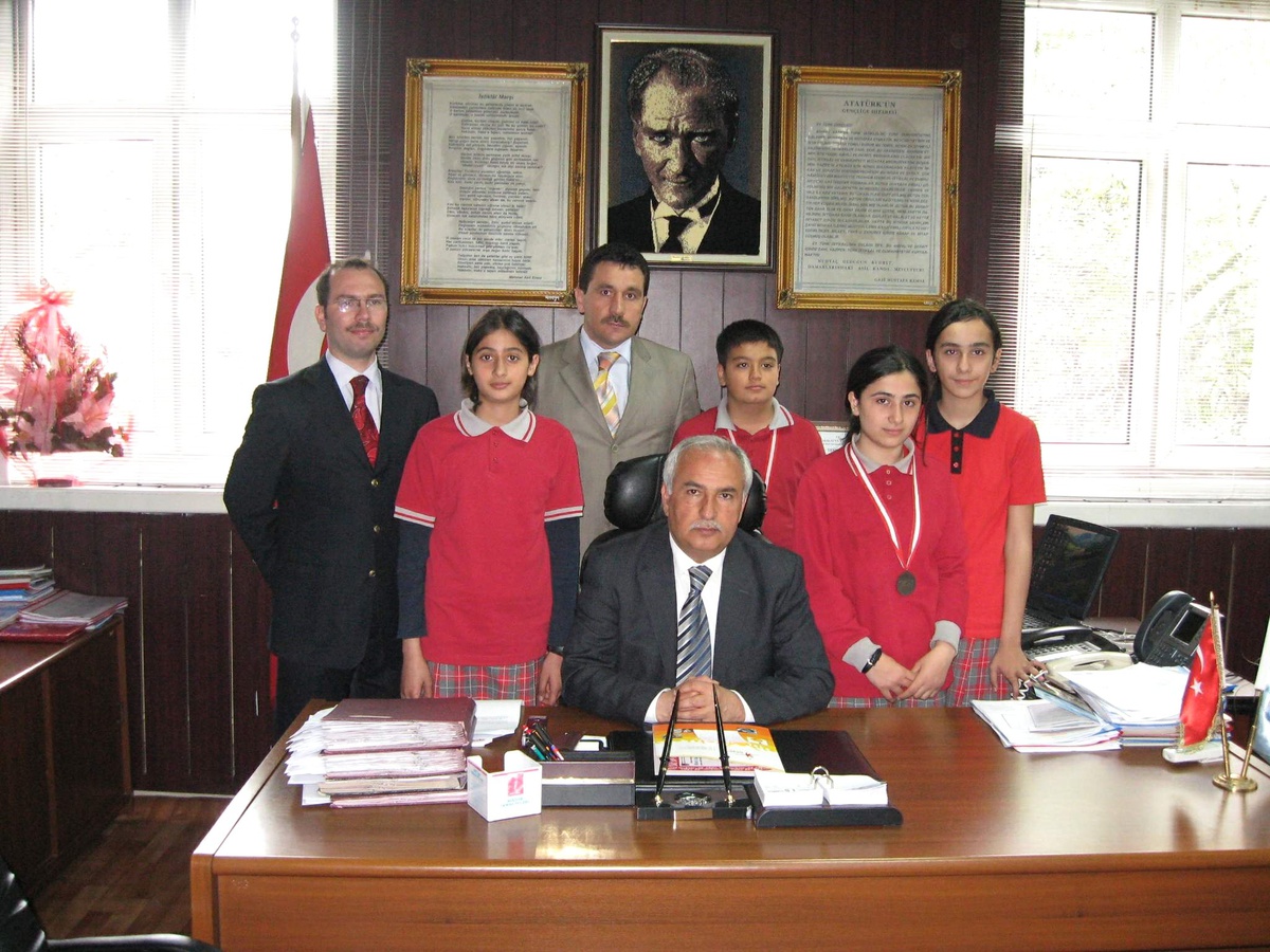 Turgut Özal İlköğretim Okulu Öğrencileri Bronz Madalya ile Döndü