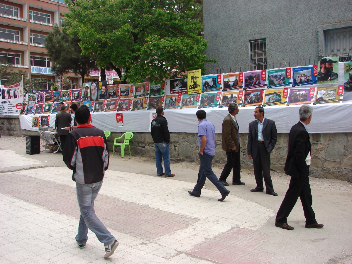 Van'da 'İsrail'i Telin' Fotoğraf Sergisi