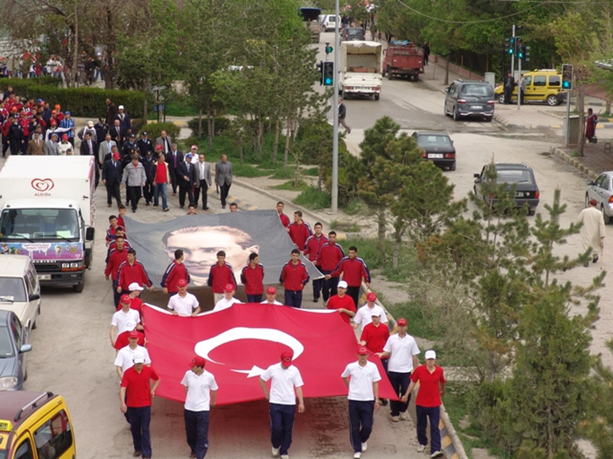 Atatürk'ü Anma Halk Yürüyüşü Yapıldı